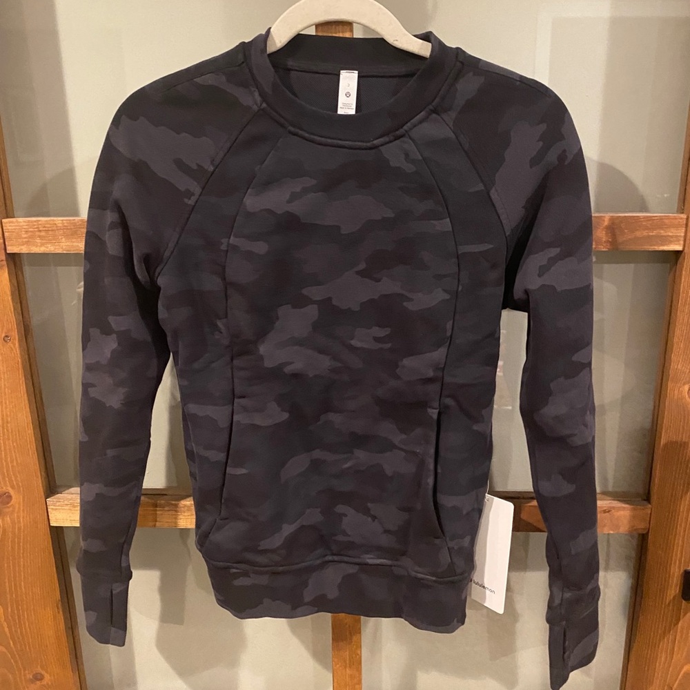 New with tags Lululemon Scuba Crew-camouflage